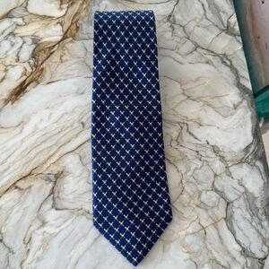 Salvatore Ferragamo 100% silk tie Made in Italy golf